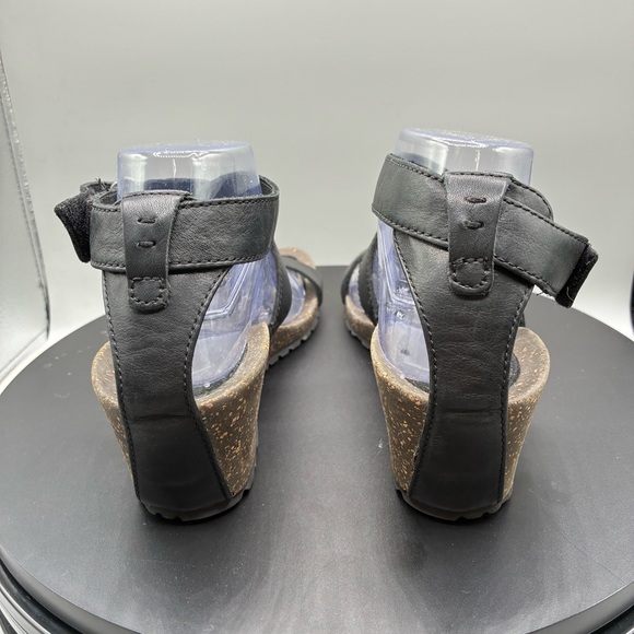 Teva Cabrillo Wedge Sandals Women’s 9.5 Black Leather Strappy Outdoor - Picture 4 of 8